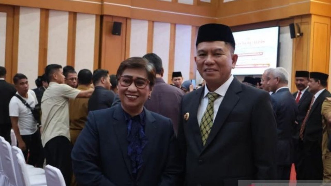 Bupati Konawe Selatan, Irham Kalenggo, prioritaskan layanan kesehatan dan pendidikan gratis serta pupuk subsidi bagi petani dalam 100 hari kepemimpinannya.