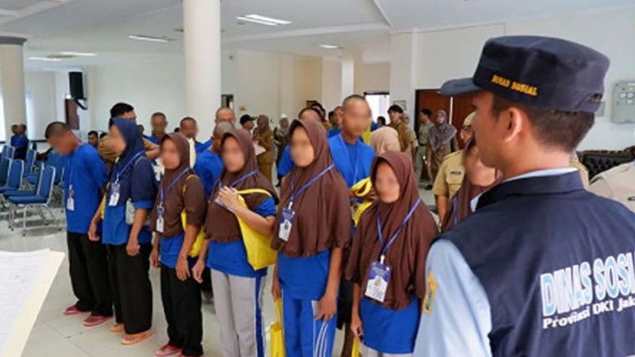 Suku Dinas Sosial Jakarta Barat (Sudinsos Jakbar) berhasil menjaring 228 Pemerlu Pelayanan Kesejahteraan Sosial (PPKS) sepanjang Januari-Februari 2024, dengan gelandangan sebagai kategori terbanyak.