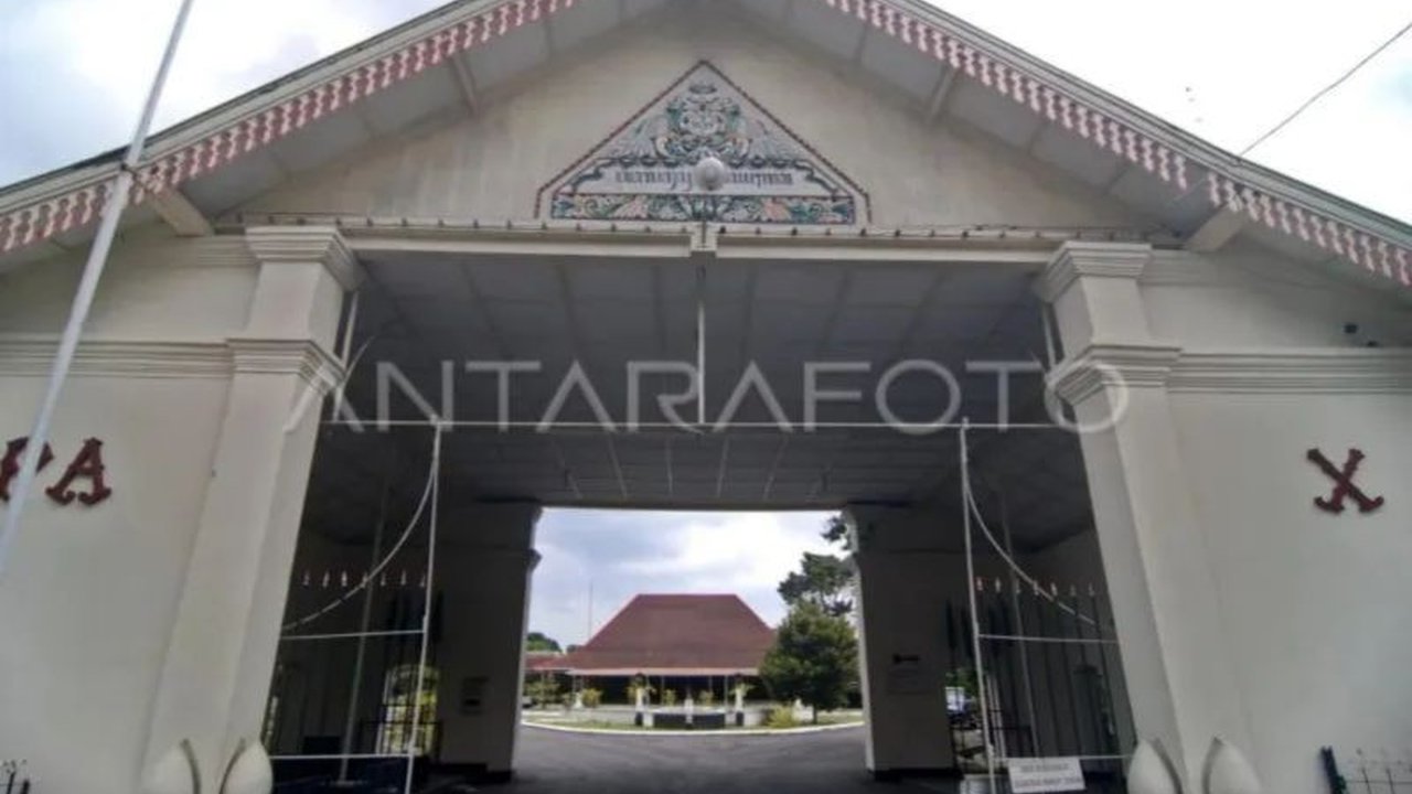 Kadipaten Pakualaman memperingati Hari Jadinya yang ke-213 dengan berbagai kegiatan budaya, sosial, dan perlombaan, termasuk lomba mewarnai batik yang melibatkan anak berkebutuhan khusus, hingga acara puncak di Kagungan Dalem Bangsal Sewatama.