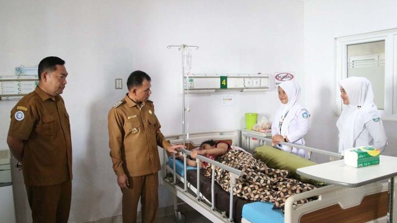 Wakil Bupati Aceh Selatan, Baital Mukadis, melakukan sidak ke RSUD Yuliddin Away untuk memastikan pelayanan kesehatan berjalan optimal dan sesuai standar, serta memberikan pelayanan terbaik kepada masyarakat.