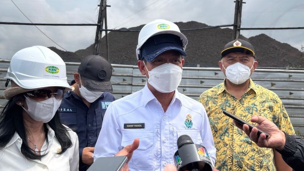 Menteri LHK Hanif Faisol Nurofiq memimpin penertiban sumber pencemar udara di Jakarta dan sekitarnya, termasuk KBN Marunda, guna menekan polusi udara menjelang kemarau.