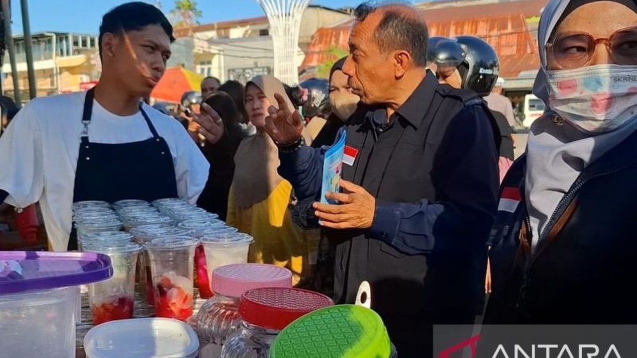 Balai POM Kupang gencar awasi jajanan takjil untuk mencegah peredaran makanan berbahaya bagi masyarakat selama bulan Ramadan di Kota Kupang, NTT.