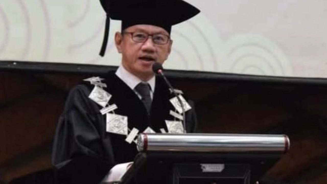 Dr. Heru Dewanto meminta pemerintah untuk mendukung inovasi guna mencapai visi Indonesia Emas 2045, karena sistem sosial yang ada dinilai belum kondusif untuk menciptakan sumber pendapatan baru.