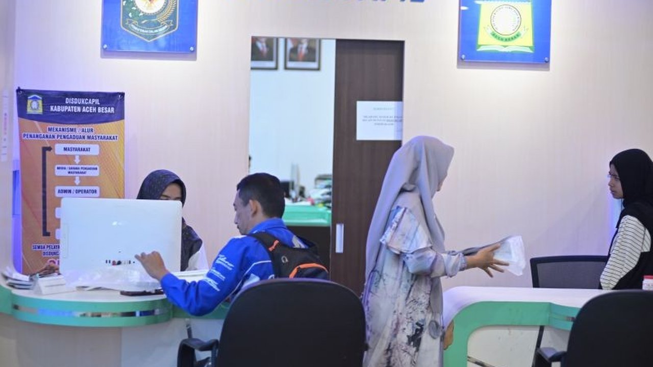 DPMPTSP Aceh Besar memastikan pelayanan di Mal Pelayanan Publik (MPP) Lambaro tetap optimal selama Ramadhan, masyarakat dapat mengurus berbagai keperluan administrasi dan perizinan tanpa kendala.