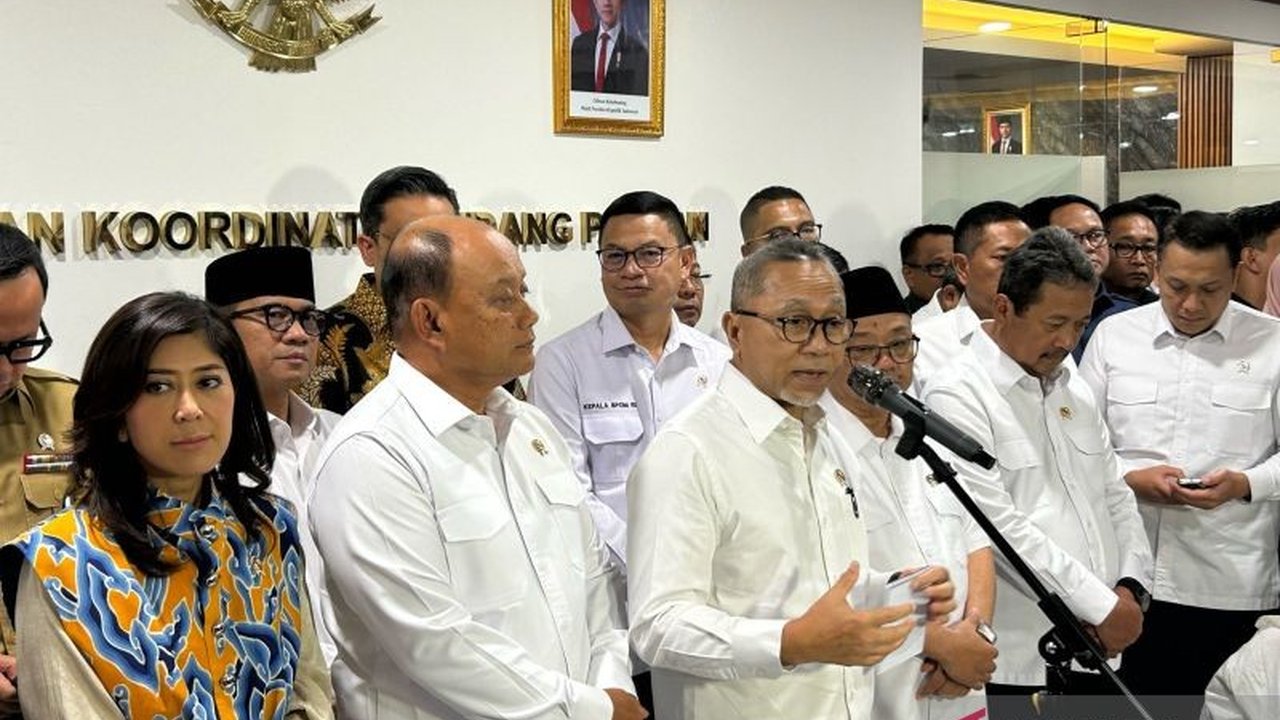 Pemerintah Indonesia akan menerbitkan aturan, berupa Instruksi Presiden atau Peraturan Presiden, untuk memperjelas peran setiap lembaga dalam pelaksanaan Program Makanan Bergizi Gratis (MBG).