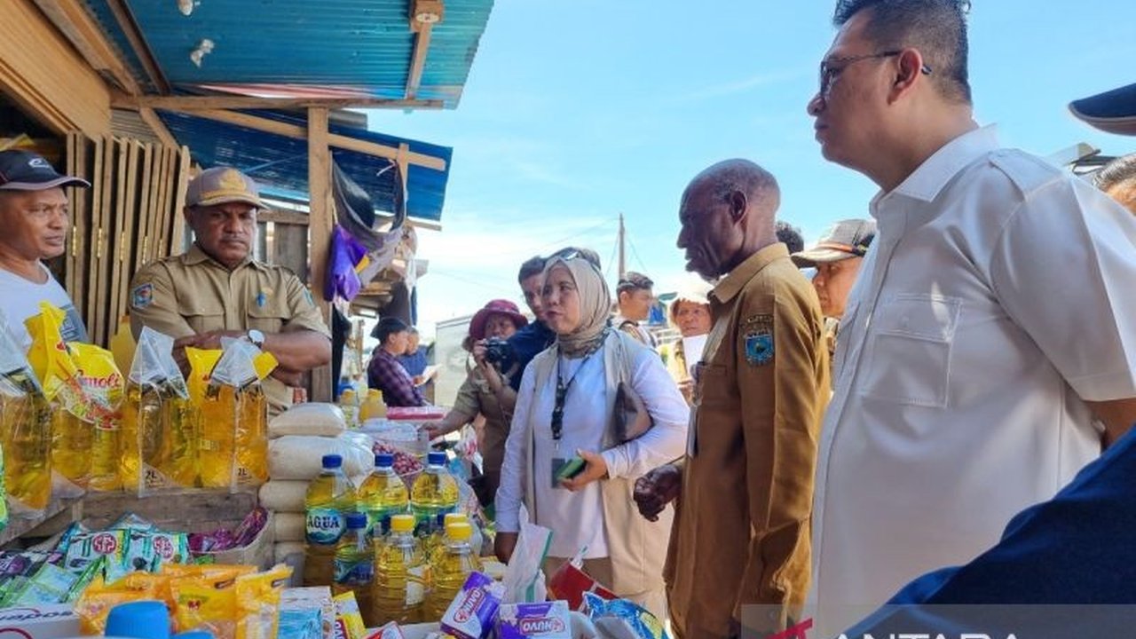 Modus Penukaran Kemasan Beras SPHP Terungkap di Papua Barat