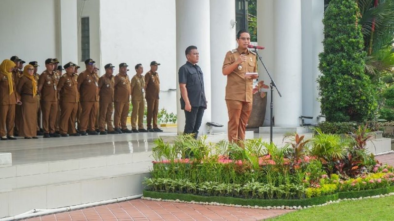 Wali Kota Medan, Rico Tri Putra Bayu Waas, meminta jajarannya memaksimalkan pelayanan publik agar Pemkot Medan menjadi tempat warga mengadu dan mendapatkan pelayanan terbaik.