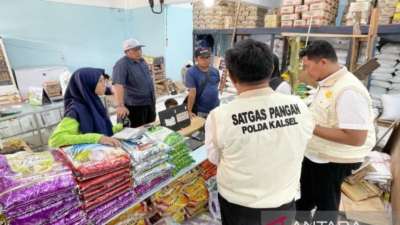 Satgas Pangan Polda Kalsel gencar melakukan operasi pengawasan harga bahan pokok penting (bapokting) di Banjarmasin selama Ramadhan 1446 H untuk menjaga stabilitas harga dan ketersediaan.