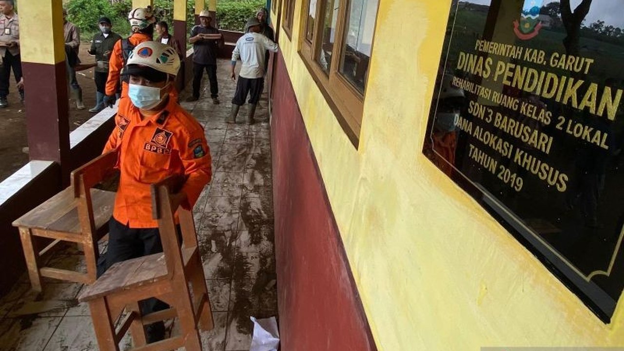 Pemerintah Kabupaten Garut mengutamakan mitigasi bencana alam untuk mengurangi risiko kerugian jiwa dan harta benda akibat bencana hidrometeorologi di musim hujan.