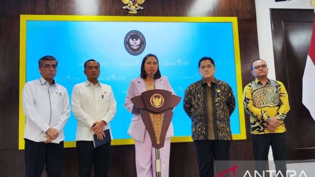 Tim kurator Sritex mempekerjakan kembali karyawan yang terkena PHK dengan menawarkan penyewaan aset perusahaan kepada investor, menjaga nilai aset dan memitigasi dampak kebangkrutan.