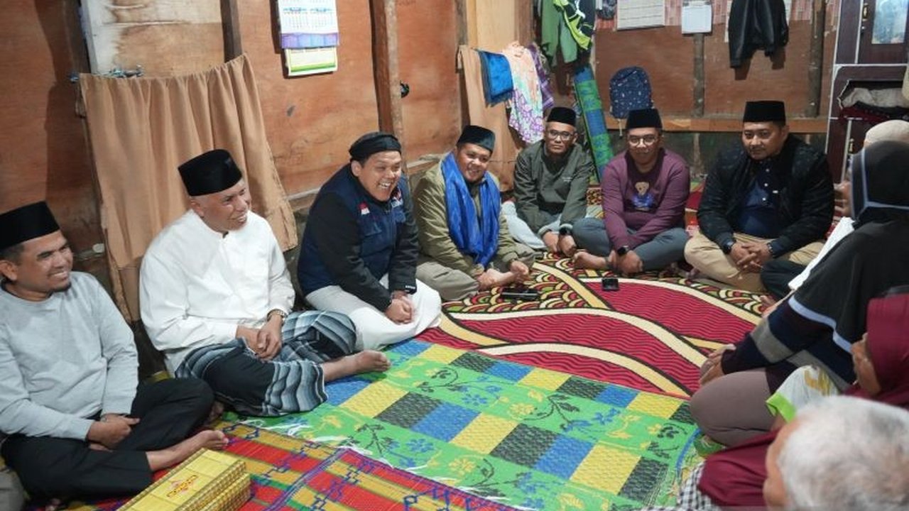 Pemerintah Provinsi Sumatera Barat mengunjungi 133 masjid di 19 kabupaten/kota selama Ramadhan 1446 H, menyalurkan bantuan dan menyerap aspirasi masyarakat.