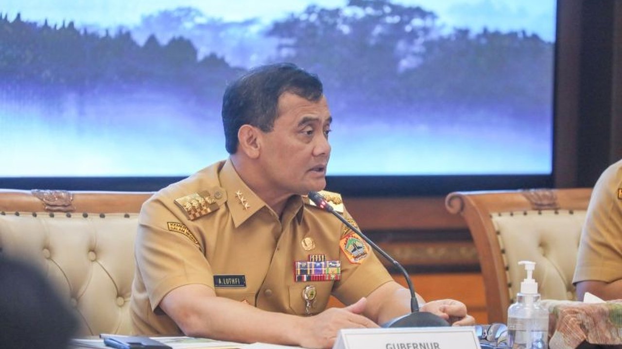 Gubernur Jawa Tengah, Ahmad Luthfi, optimistis perbaikan jalan di jalur mudik Lebaran 2025 akan selesai tepat waktu, ditargetkan dua pekan sebelum Lebaran.