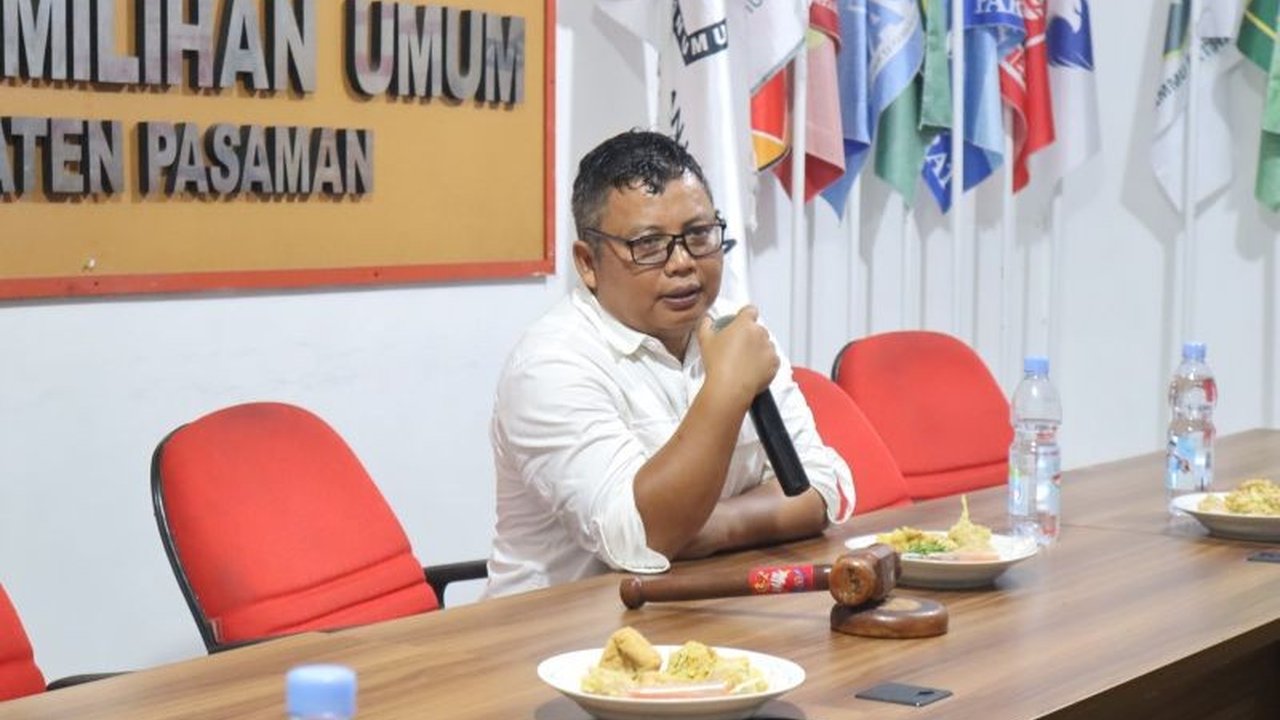 KPU Kabupaten Pasaman menunggu petunjuk teknis dari KPU RI untuk pelaksanaan pemungutan suara ulang Pilkada 2024 pasca putusan Mahkamah Konstitusi.