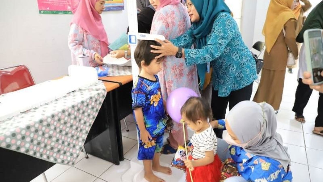 Pemkot Tangerang menambah rumah sakit rujukan penanganan stunting dari 6 menjadi 34 rumah sakit untuk meningkatkan akses dan kualitas layanan kesehatan bagi anak stunting di Kota Tangerang pada April 2025.