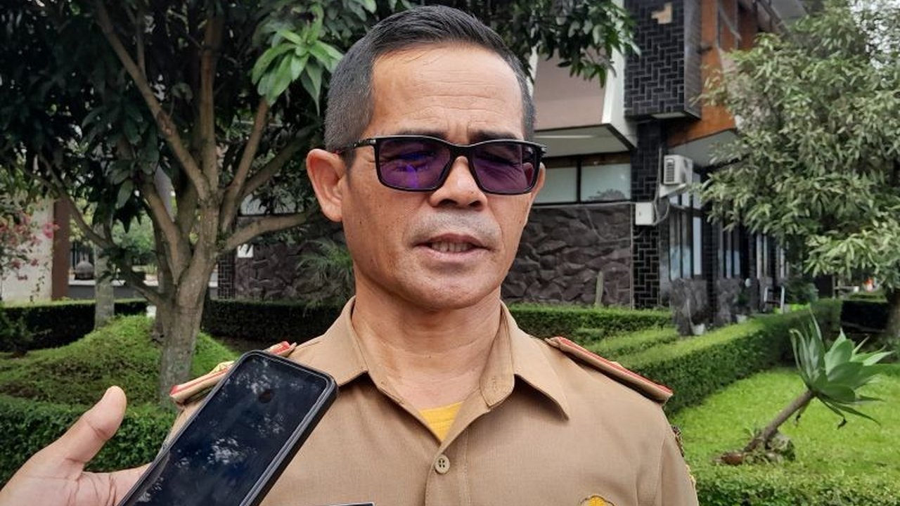 Disnakertrans Garut turun tangan mengawal hak-hak 2027 pekerja PT Danbi Internasional yang tiba-tiba tutup pada 18 Februari 2025, dan berupaya agar seluruh hak pekerja tetap terpenuhi.