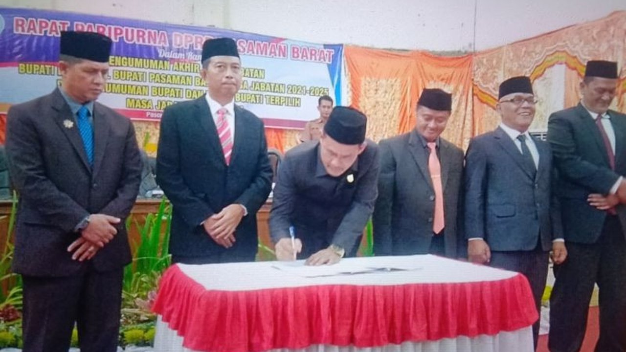 DPRD Pasaman Barat resmi menetapkan Yulianto-M Ihpan sebagai Bupati dan Wakil Bupati terpilih periode 2025-2030 dalam rapat paripurna, menandai berakhirnya masa jabatan Hamsuardi-Risnawanto.