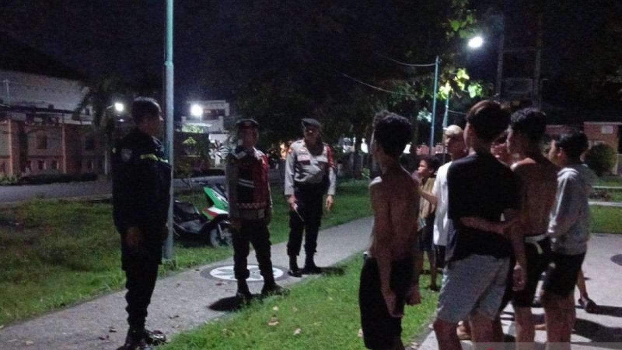 Kepolisian Mataram meningkatkan patroli dialogis dan patroli malam untuk menjaga keamanan dan ketertiban selama bulan Ramadan, dengan fokus pada imbauan kepada masyarakat dan pencegahan aktivitas anak muda di malam hari.