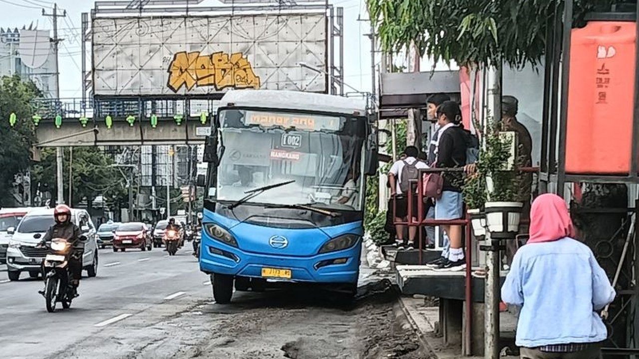 Pemkot Semarang Beton Halte Trans Semarang yang Bergelombang, Mulai Kamis!