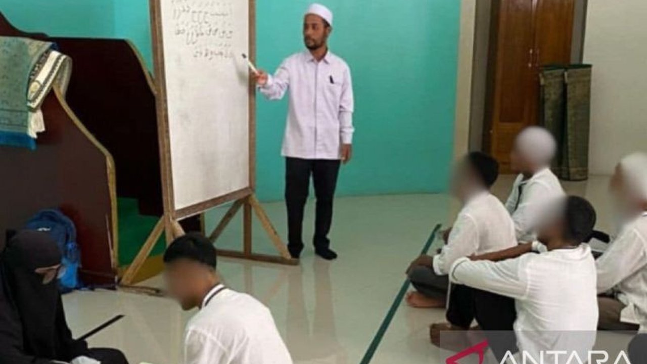 Lembaga Pembinaan Khusus Anak (LPKA) Ambon berkolaborasi dengan Kemenag Maluku giat meningkatkan literasi Al-Quran bagi anak binaan untuk membentuk karakter dan pemahaman agama yang lebih baik.