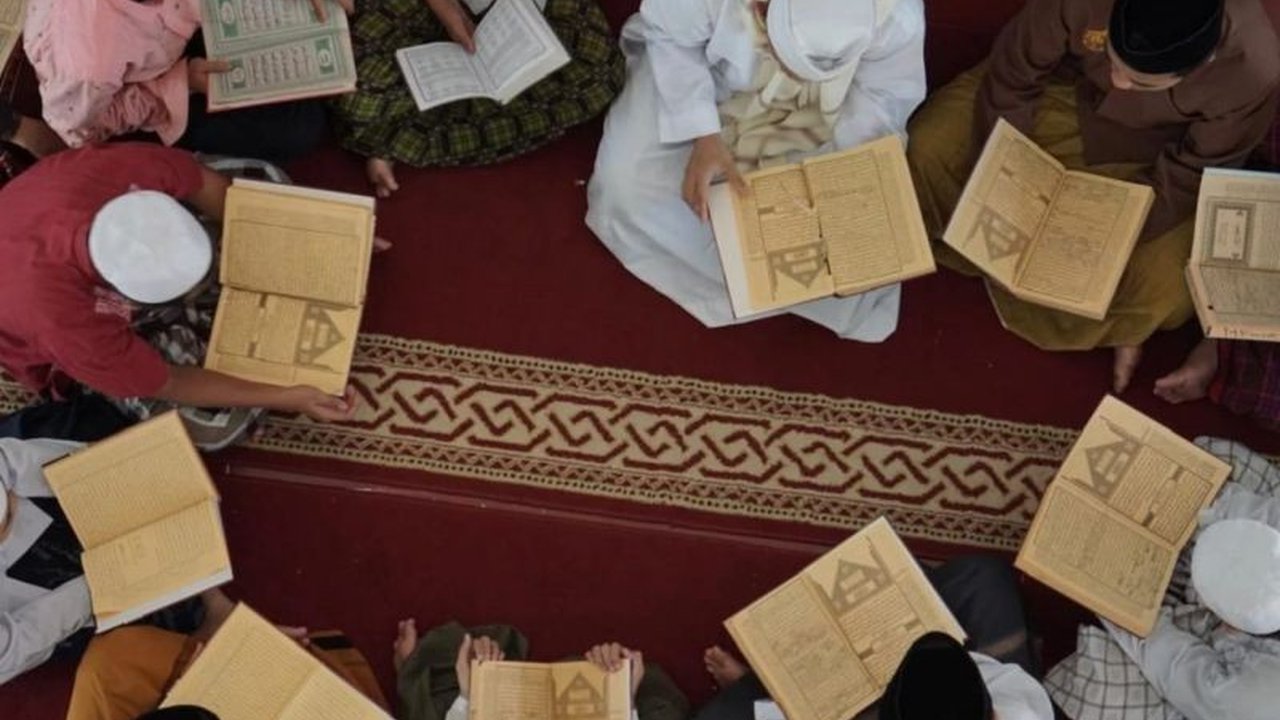 Kementerian Agama menetapkan 512 pesantren sebagai pilot program Pesantren Ramah Anak untuk menciptakan lingkungan pendidikan yang aman dan mendukung tumbuh kembang santri.