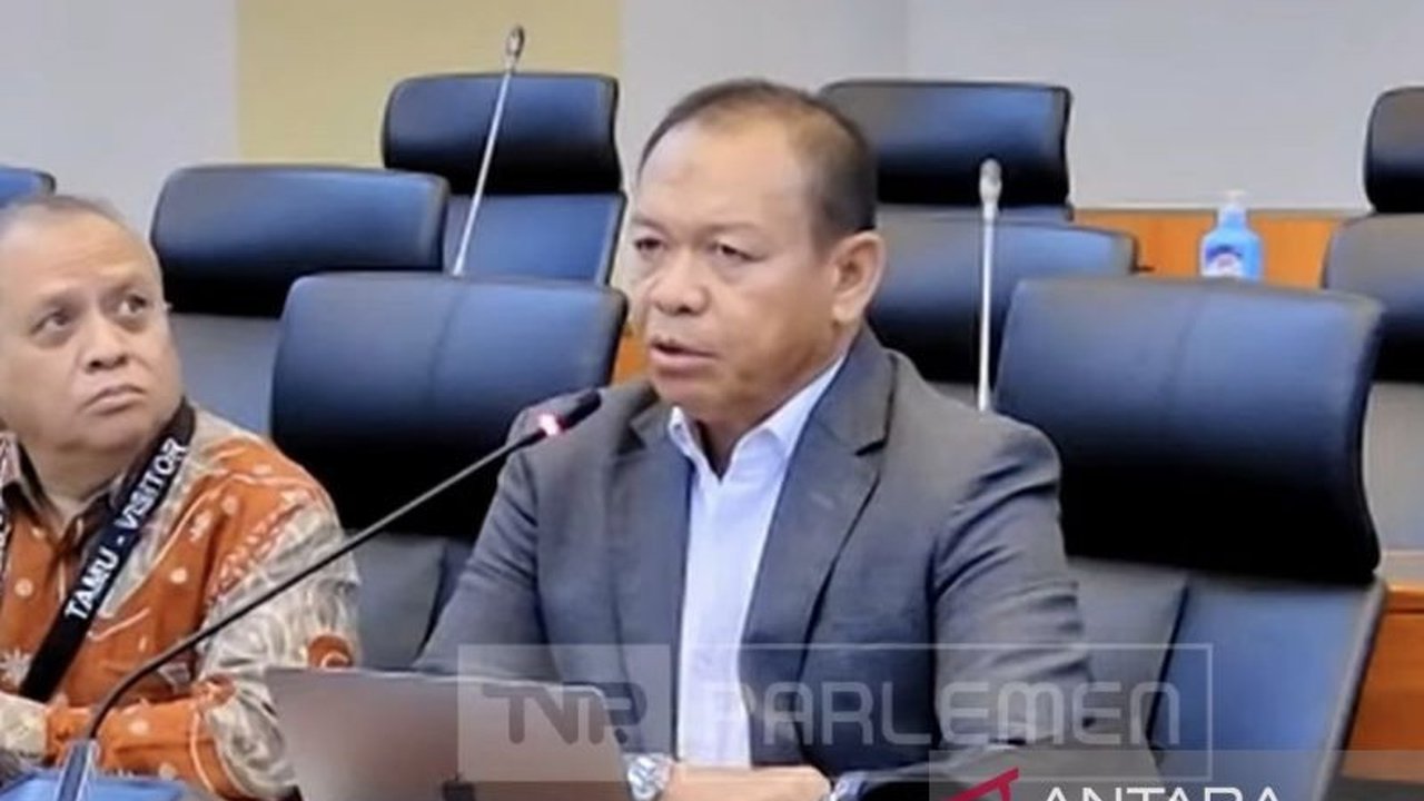 Mayjen TNI Purn. Rodon Pedrason mengusulkan agar TNI dapat mengisi jabatan sipil secara terbuka, bukan terbatas pada 10 lembaga seperti UU 34/2004, demi optimalisasi sumber daya manusia dan akselerasi pemerintahan.