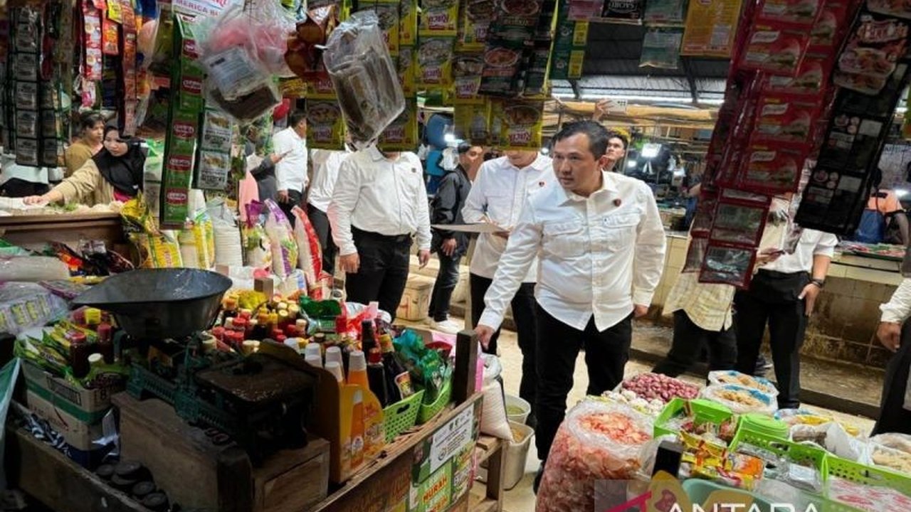 Satgas Pangan Polda Kalteng menindak tegas pengepul bahan pokok di Palangka Raya untuk menjaga kestabilan harga selama Ramadan dan menjelang Lebaran 2025.