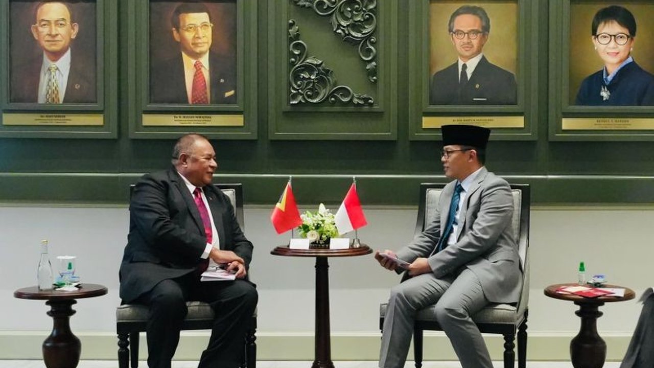 Menlu RI dan Timor Leste bahas peningkatan kerja sama bilateral, fokus pada manfaat ekonomi, penyelesaian masalah perbatasan, dan keanggotaan ASEAN Timor Leste.