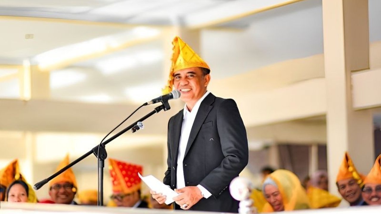 Gubernur Sulawesi Tengah terpilih, Anwar Hafid, meminta seluruh OPD untuk segera menjalankan program pembangunan demi kemajuan daerah, melanjutkan estafet kepemimpinan dari Gubernur sebelumnya.