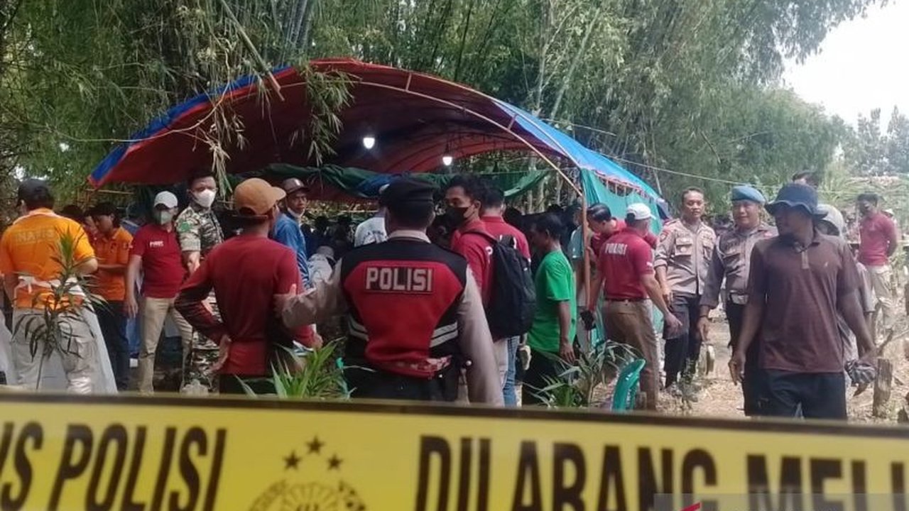 Polisi Blora mengungkap motif pembunuhan ayah dan anak di Ngawen karena dendam pelaku terhadap keluarga korban yang dianggap miskin saat menikah dengan adik istri korban.