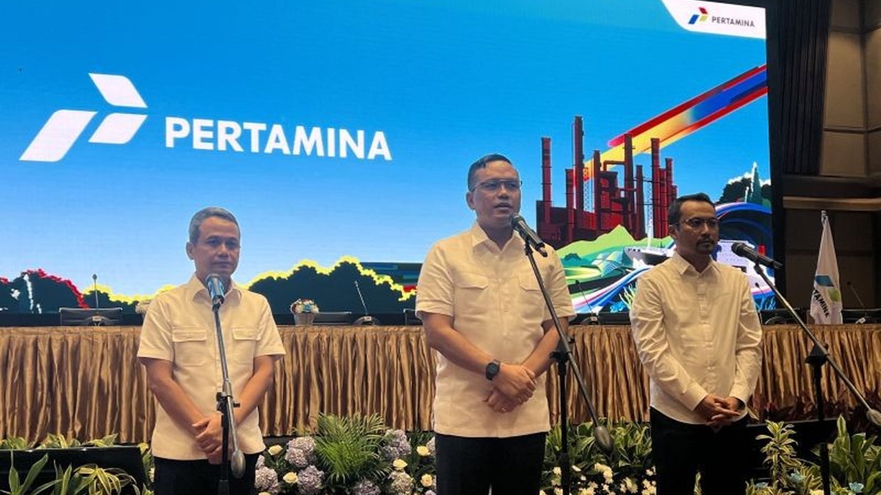Direktur Utama Pertamina, Simon Aloysius Mantiri, umumkan audit kualitas BBM oleh pihak independen untuk menjamin kepercayaan publik, menyusul dugaan korupsi yang menyebabkan kerugian negara Rp193,7 triliun.