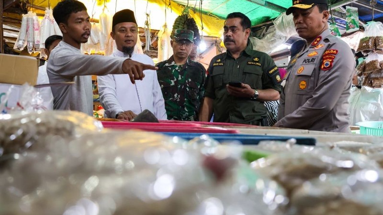 Anggota Komisi IX DPR, Maharani, mendesak BPOM untuk meningkatkan sosialisasi keamanan pangan, terutama menjelang Ramadhan, menyusul temuan makanan mengandung boraks dan pewarna tekstil.