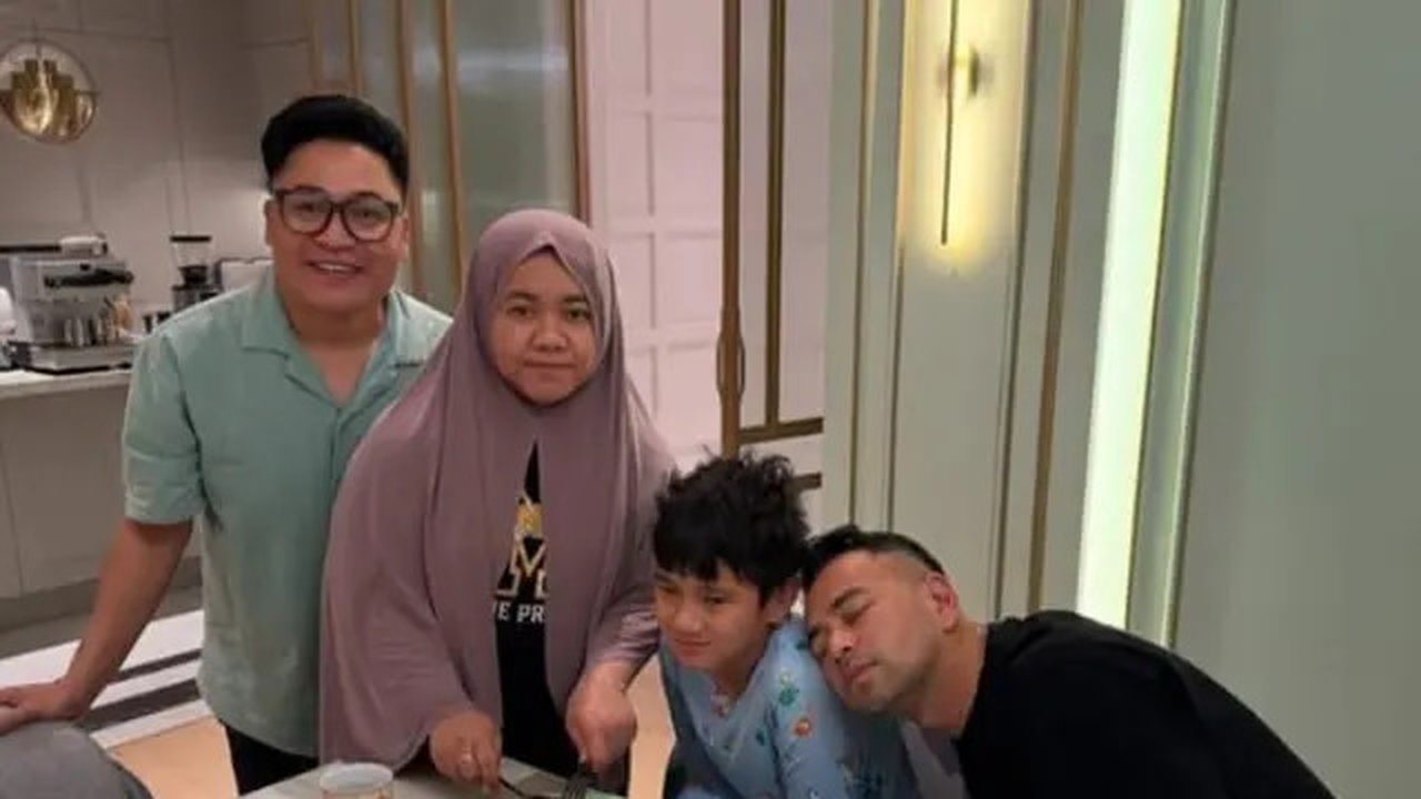 Menu Sahur di Rumah Raffi Ahmad Jadi Sorotan, Warganet Sebut Tetap Merakyat.  foto: (dok.Instagram @raffinagita1717/https://www
