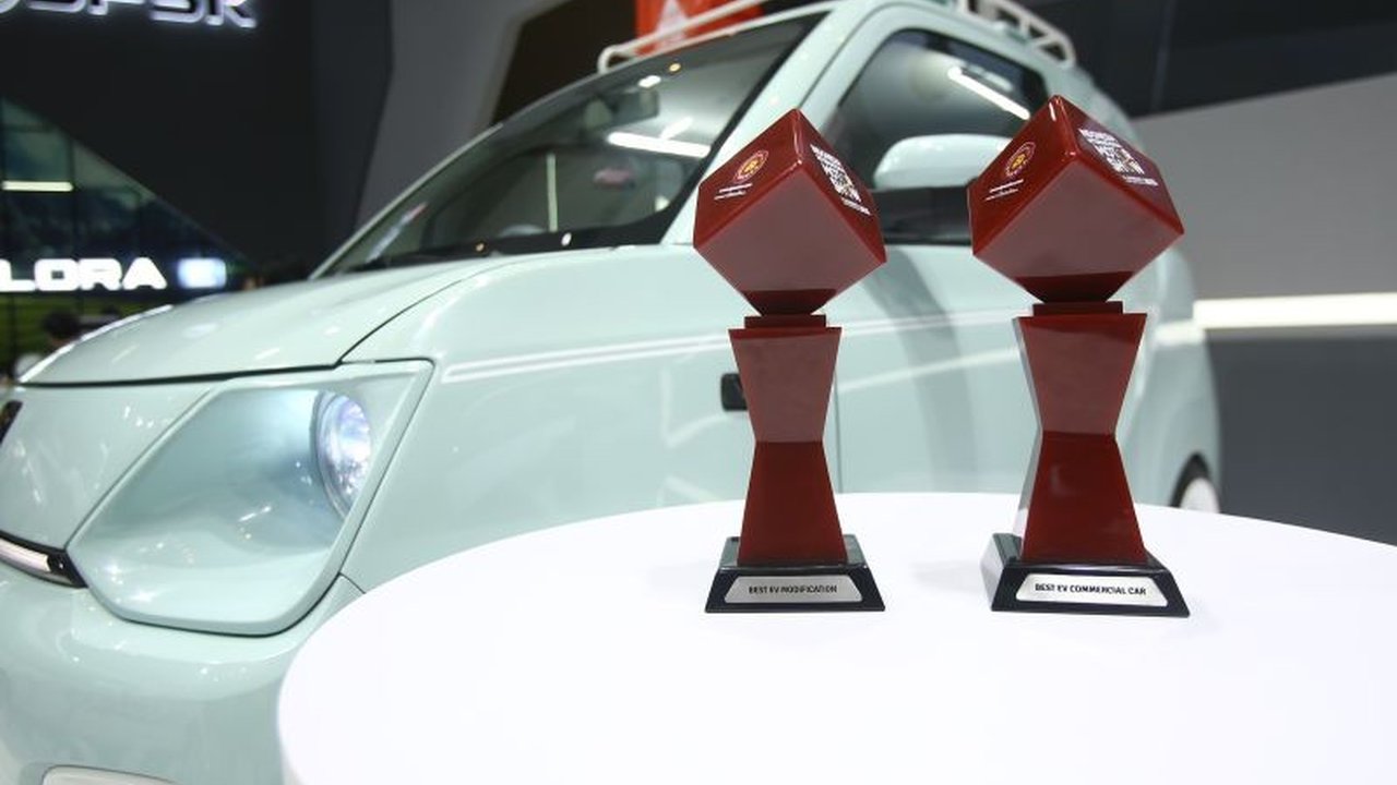 DFSK dan Seres berhasil membukukan 898 Surat Pemesanan Kendaraan (SPK) selama pameran IIMS 2025, didominasi oleh Gelora E dan Seres E1.