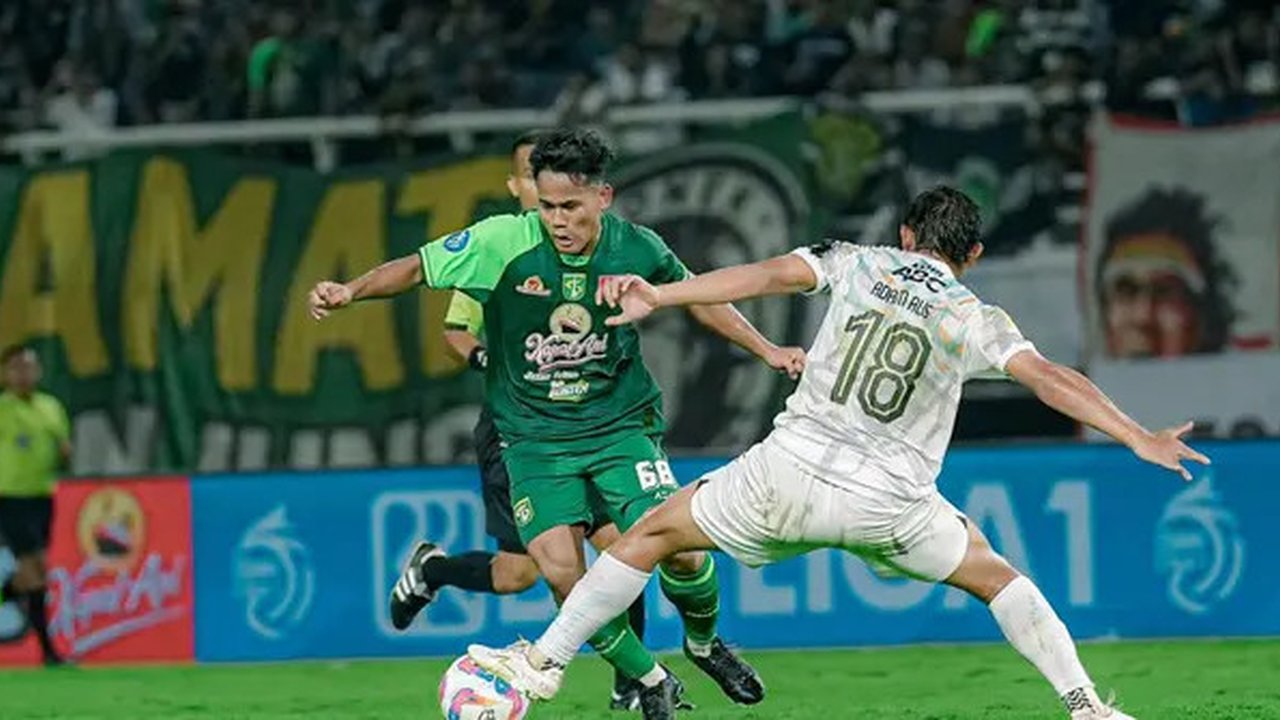 Pertandingan Persebaya vs Persib di Stadion Gelora Bung Tomo, Surabaya, dalam pekan ke-25 BRI Liga 1 2024/2025, Sabtu (1-3-2025). (Bola.com/Dok. Persebaya, persebaya.id)