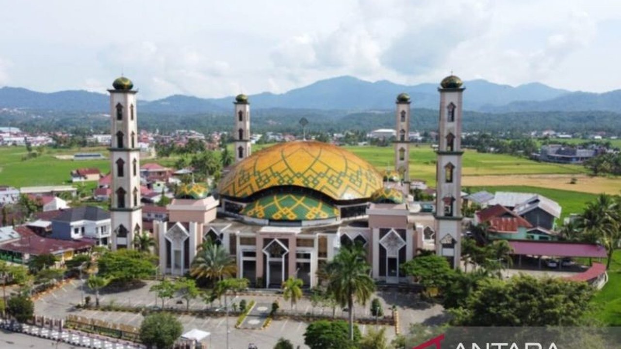 Pemerintah Kota Solok membentuk 19 Tim Safari Ramadhan untuk mengunjungi 57 masjid, mempererat silaturahmi, dan menyerap aspirasi warga selama Ramadhan 1446 H/2025.