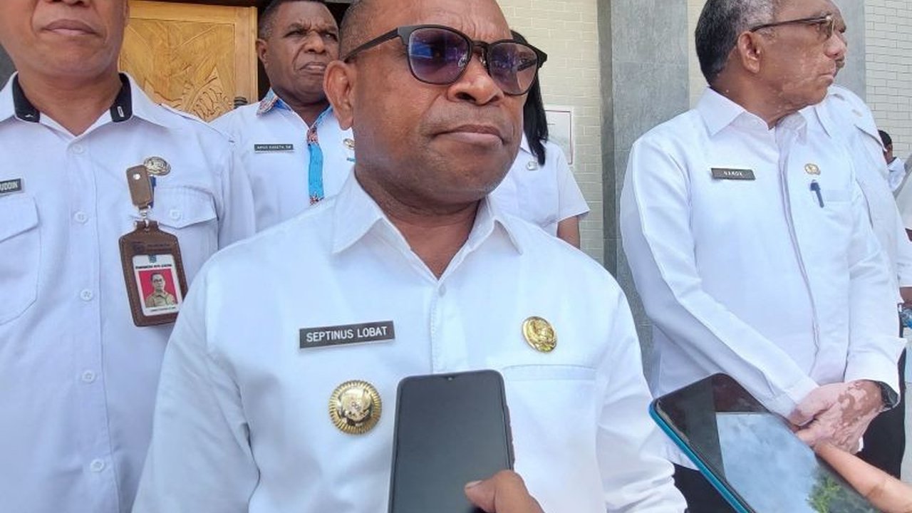 Pemerintah Kota Sorong memasang CCTV di seluruh sudut kota untuk meningkatkan keamanan dan menarik investor, mendukung pertumbuhan ekonomi Papua Barat Daya.