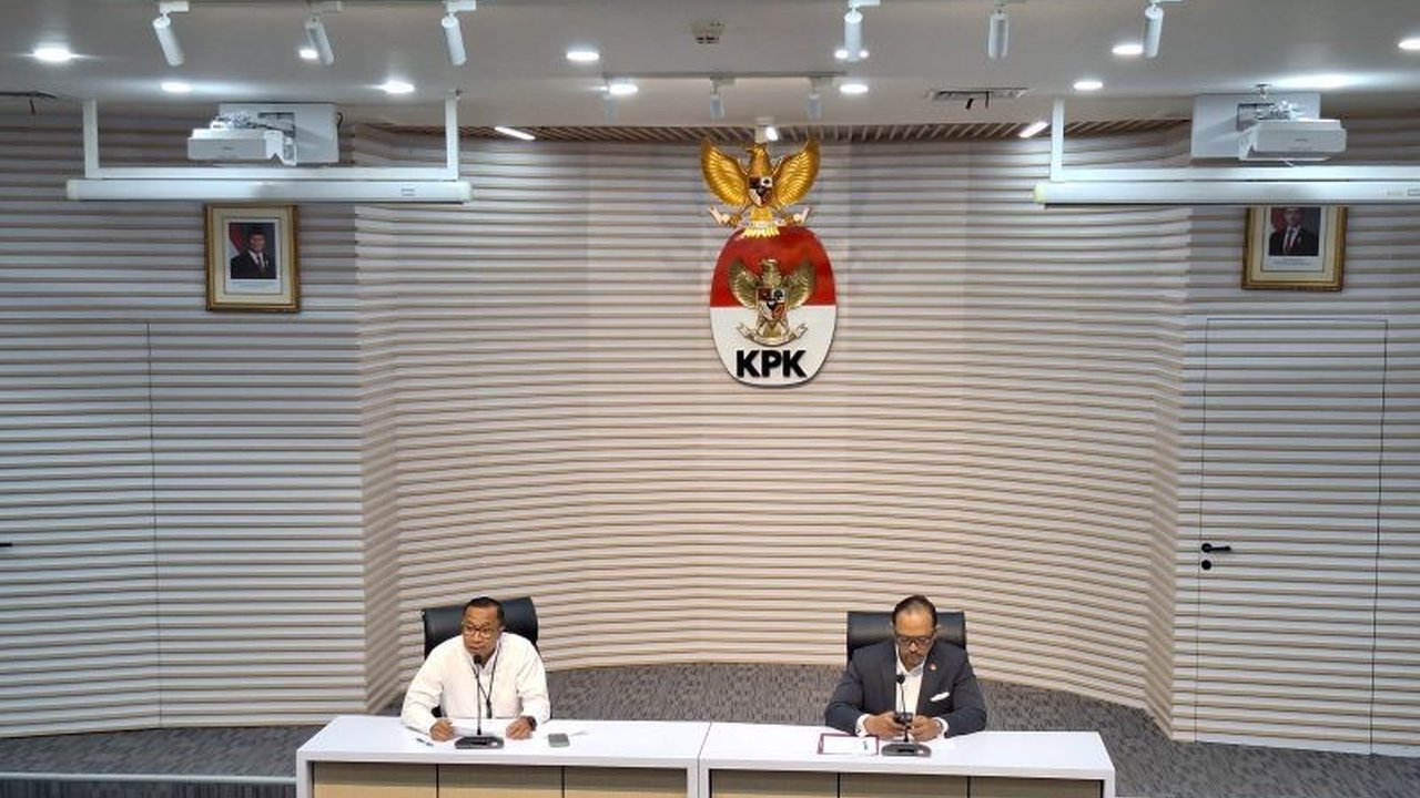 KPK menetapkan lima tersangka dalam kasus korupsi pemberian fasilitas kredit di LPEI, berpotensi merugikan negara hingga Rp11,7 triliun, melibatkan 11 debitur dari berbagai sektor.