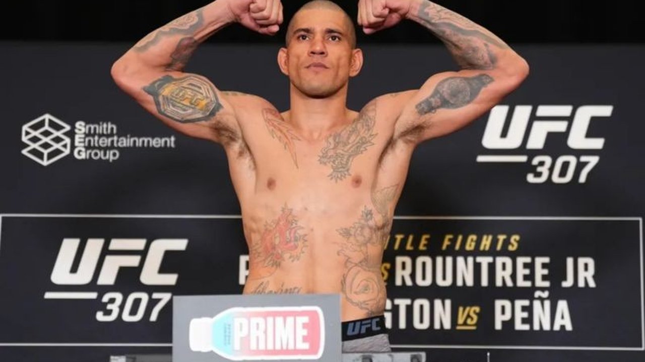 Juara UFC kelas berat ringan, Alex Pereira, masih harus mengurangi lebih dari 20 kilogram berat badannya sebelum pertarungan melawan Jamahal Hill di UFC 313 pada 8 Maret 2024 di Las Vegas.