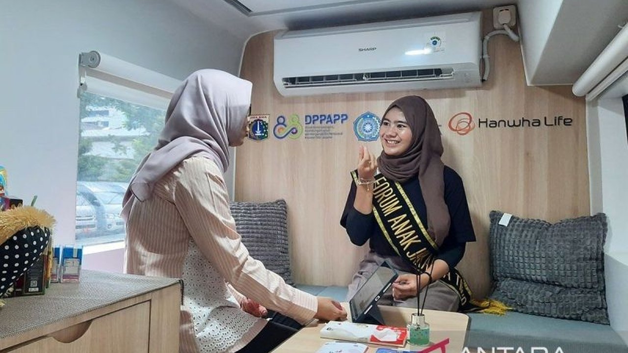 Anggota Komisi IX DPR RI, Netty Prasetiyani, menekankan pentingnya ketahanan keluarga sebagai fondasi bagi generasi muda dalam mencapai visi Indonesia Emas 2045, di tengah tantangan kesehatan mental dan pengaruh media sosial.