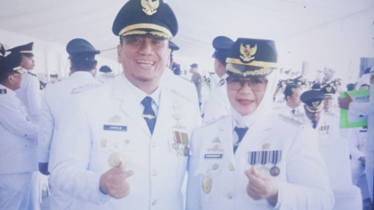 Bupati Luwu Timur, Irwan Bachri Syam, mengeluarkan Surat Edaran yang mengimbau ASN, P3K, dan masyarakat untuk meningkatkan keimanan dengan shalat berjamaah di masjid.