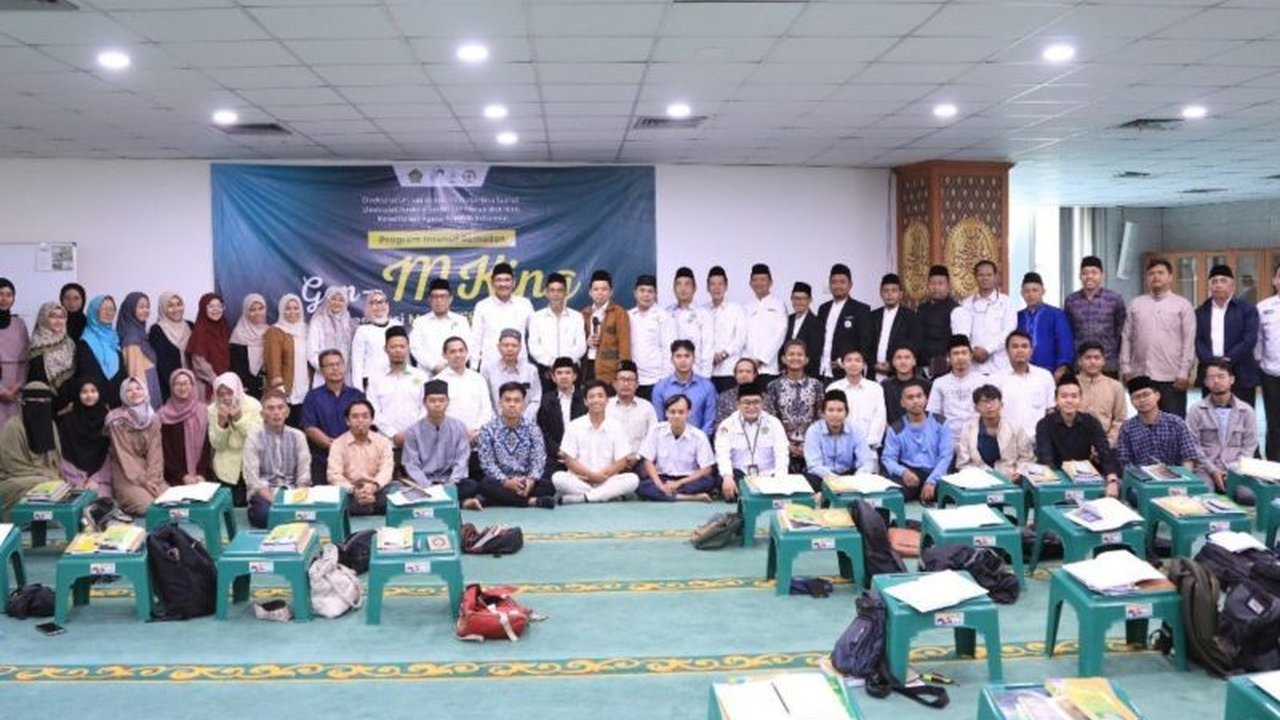 Kementerian Agama meluncurkan program Generasi Melek Kitab Kuning (Gen-MKing) selama Ramadhan untuk meningkatkan pemahaman kitab kuning secara sistematis dan aplikatif dengan metode Amtsilati.