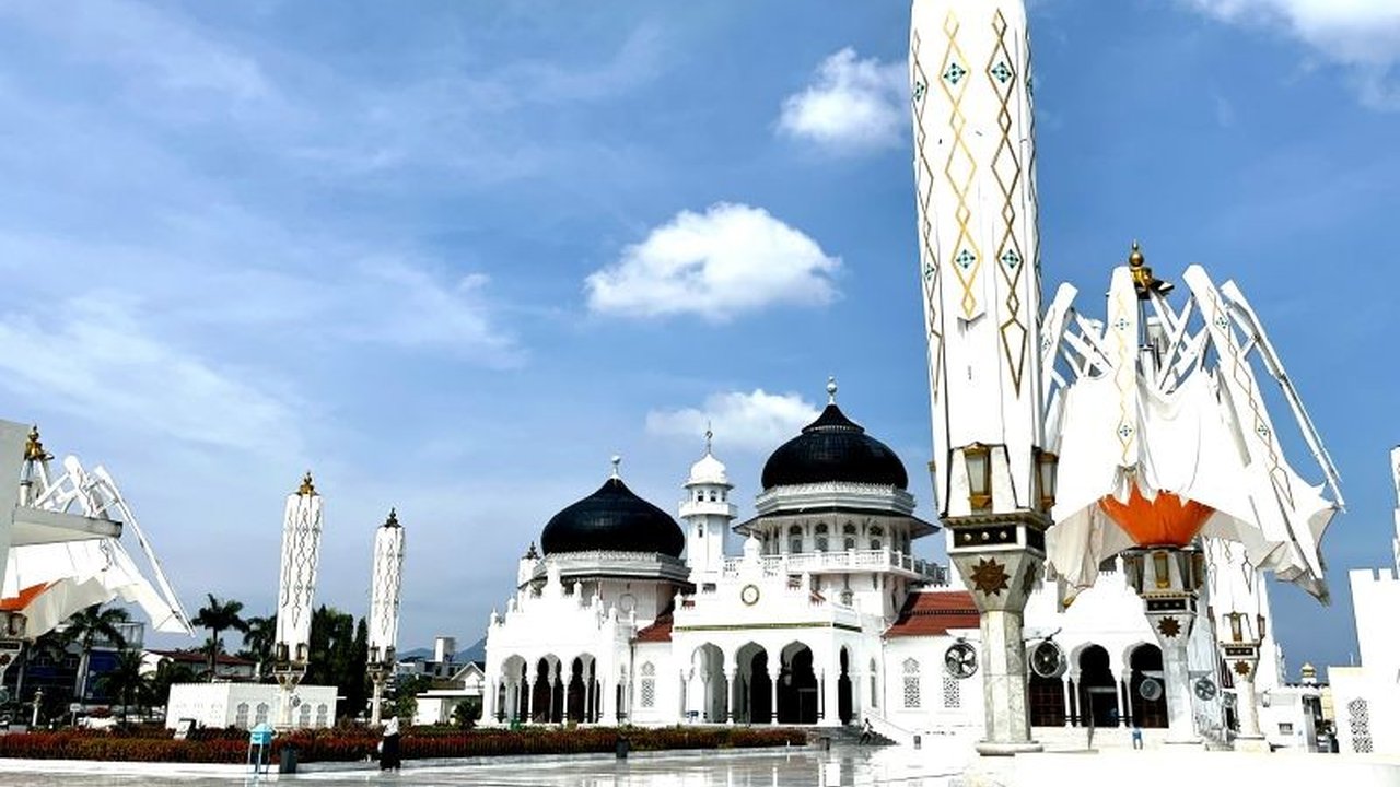 Masjid Raya Baiturrahman Banda Aceh Sediakan 7.250 Takjil Gratis Selama Ramadhan