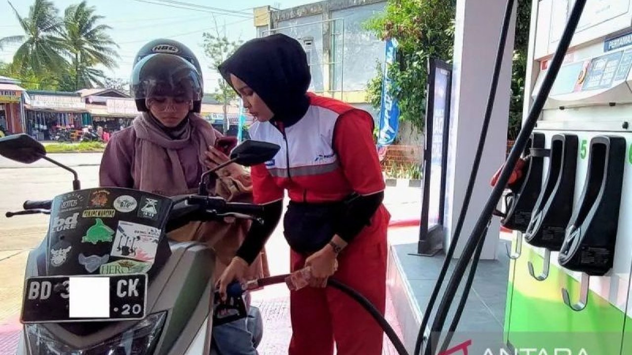 Anggota Komisi XII DPR, Mukhtarudin, mendesak Pertamina melakukan pembenahan menyeluruh dan transparan untuk mencegah kerugian negara, serta meminta klarifikasi terkait isu pengoplosan BBM.