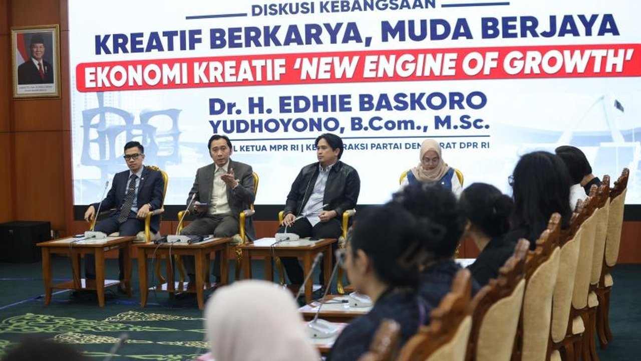Wakil Ketua MPR RI, Edhie Baskoro Yudhoyono, menekankan pentingnya pemberdayaan kaum muda melalui ekonomi kreatif sebagai kunci pertumbuhan ekonomi Indonesia yang berkelanjutan, mengatasi tantangan seperti FOMO dengan semangat YONO.