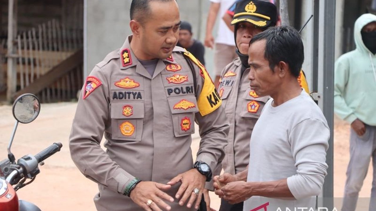 Kepolisian Resort Bangka Tengah mencegah konflik pertambangan timah di Desa Batu Beriga dengan menempatkan personel di lokasi, meredakan ketegangan, dan mendorong dialog antara warga dan PT Timah.