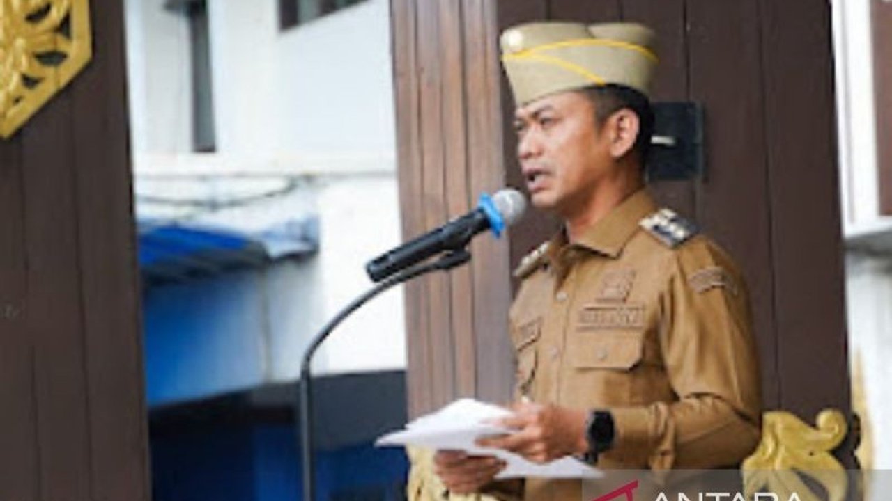 Wali Kota Banjarmasin, H. Muhammad Yamin, akan menemui Menteri Lingkungan Hidup untuk membahas sanksi penutupan TPAS Basirih dan mencari solusi atas krisis sampah yang sedang dihadapi kota tersebut.