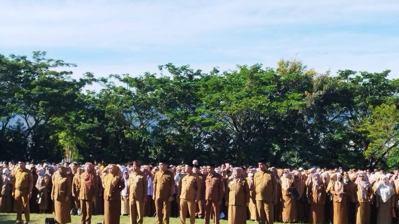 Bupati Bone Bolango, Ismet Mile, menekankan pentingnya disiplin dan transparansi bagi ASN dalam melayani masyarakat, serta menargetkan tiga fokus utama pembangunan daerah: pertambangan, peternakan, dan optimalisasi BPJS Kesehatan.