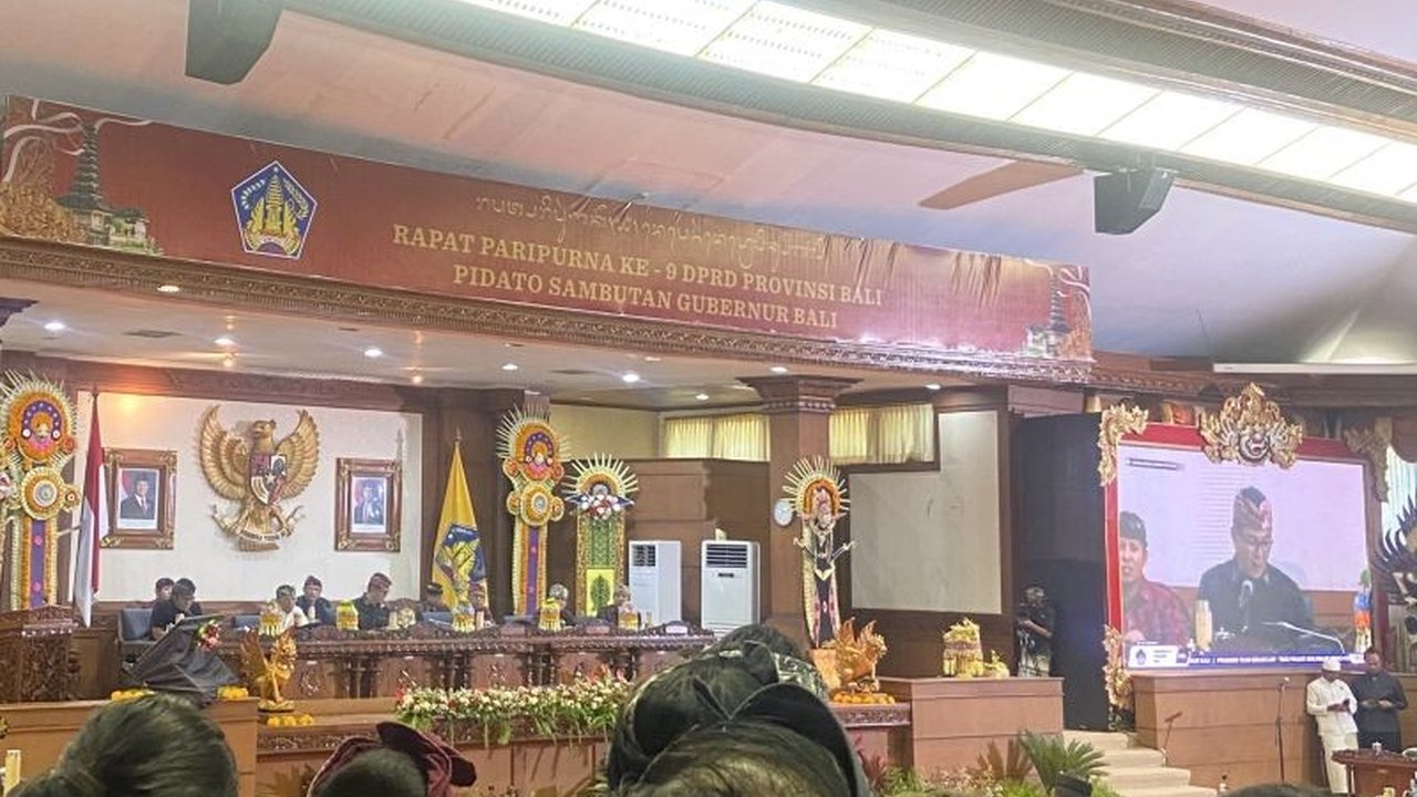 DPRD Bali menyatakan siap mendukung penuh visi misi Gubernur dan Wakil Gubernur Bali terpilih, Wayan Koster dan Giri Prasta, serta mengawasi APBD dan 15 Perda prioritas.