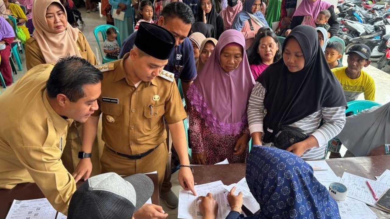 Bupati Mojokerto memastikan 925 warga penerima bansos PKH tahap I tahun 2025 menerima bantuan secara utuh tanpa potongan, dengan nominal bervariasi sesuai program.