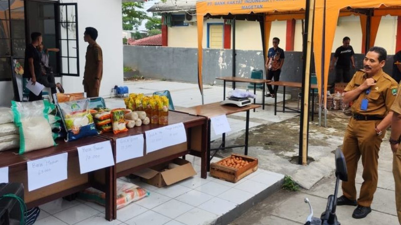 Pemkab Magetan menggelar gerakan pangan murah (GPM) secara besar-besaran untuk menjaga stabilitas harga dan ketersediaan bahan pokok selama Ramadhan dan Idul Fitri 1446 H.